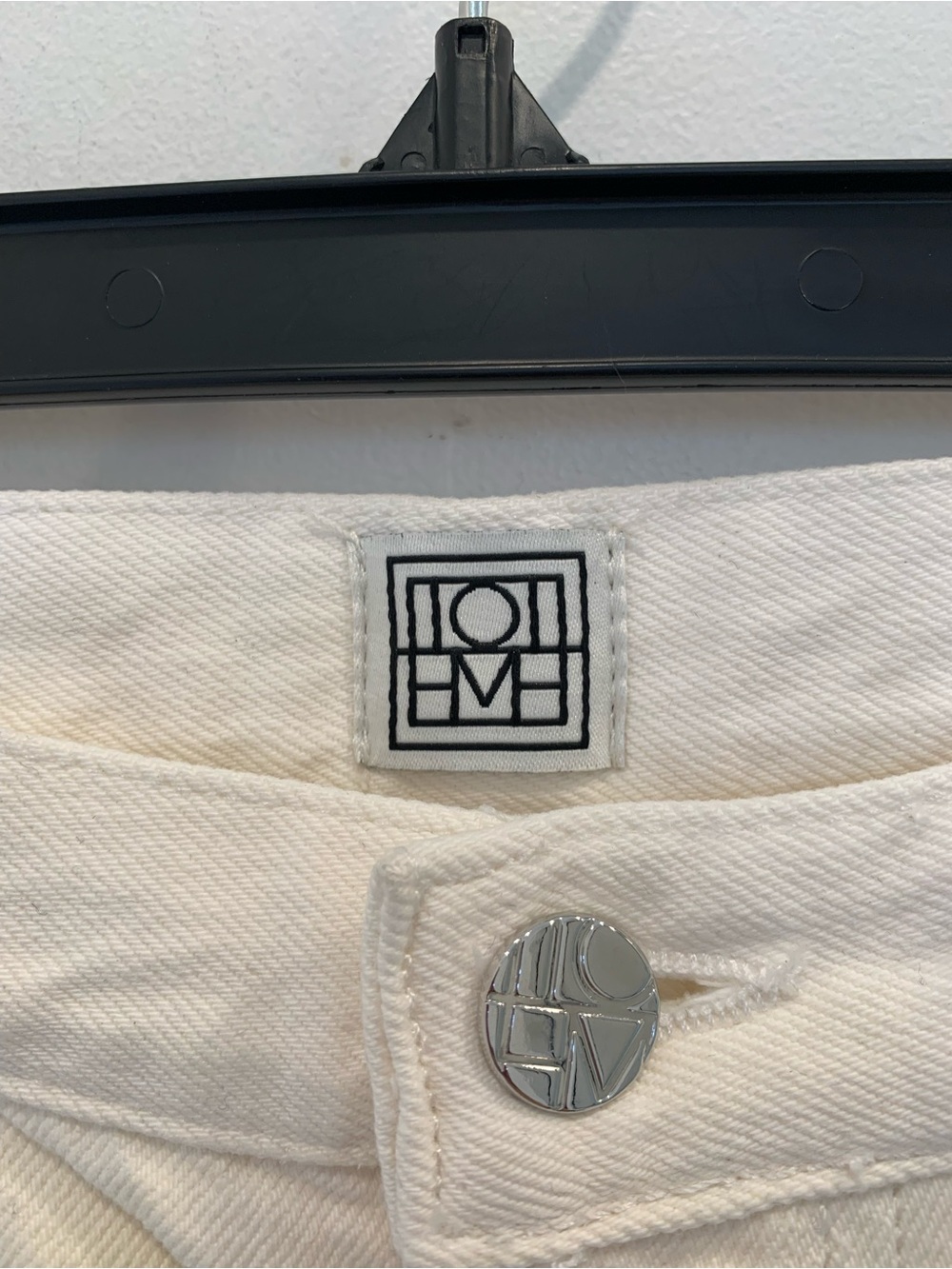NWT Toteme Classic Cut Denim. Size 28 - Picture 13 of 16